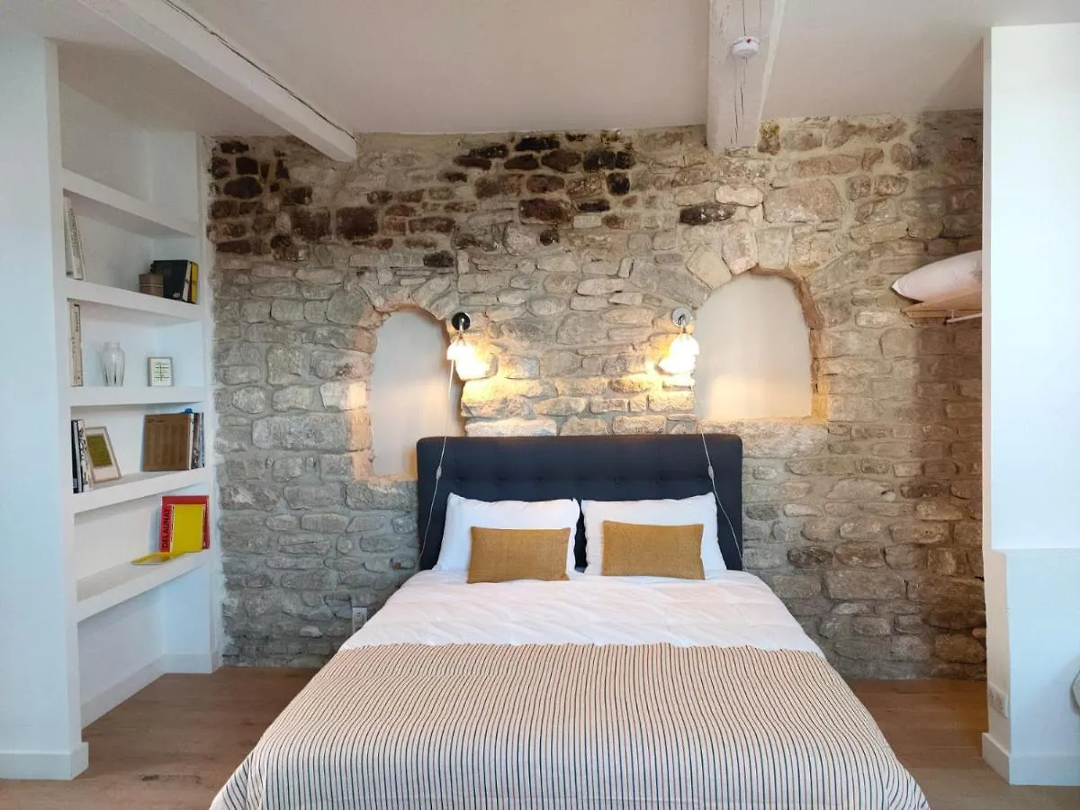 Couette-café La Maison près de la Fontaine Saignon