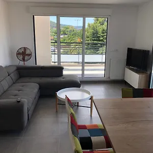 appartement-t3-neuf-sur-les-toits-avec-terrasse.aixenprovencehotels.org/